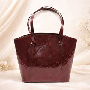 Authentic Louis Vuitton Avalon MM Vernis Amarante Patent Leather Tote Bag